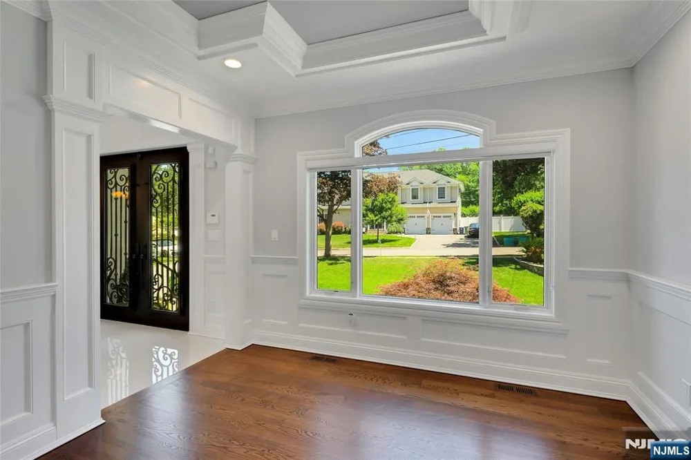 697 Terrace Drive Paramus, NJ 07652