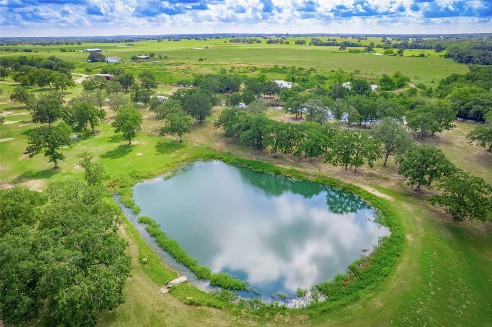 1650 County Road 439 Thorndale, TX 76577