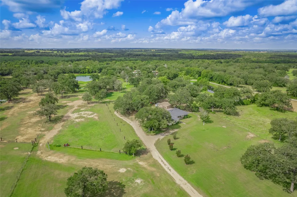 1650 County Road 439 Thorndale, TX 76577