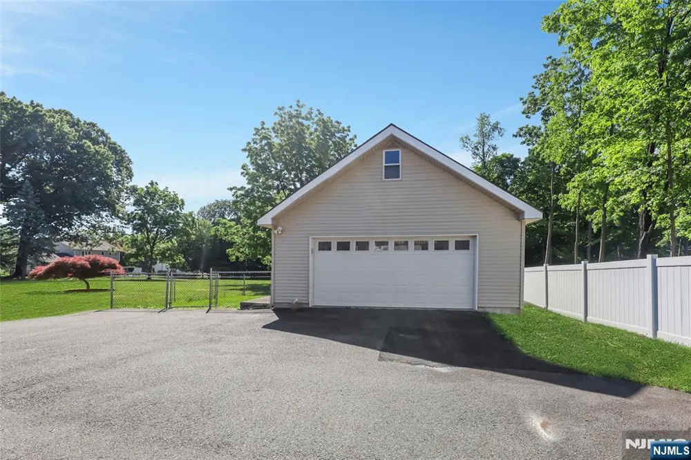1093 Littleton Road Morris Plainsugh, NJ 07950