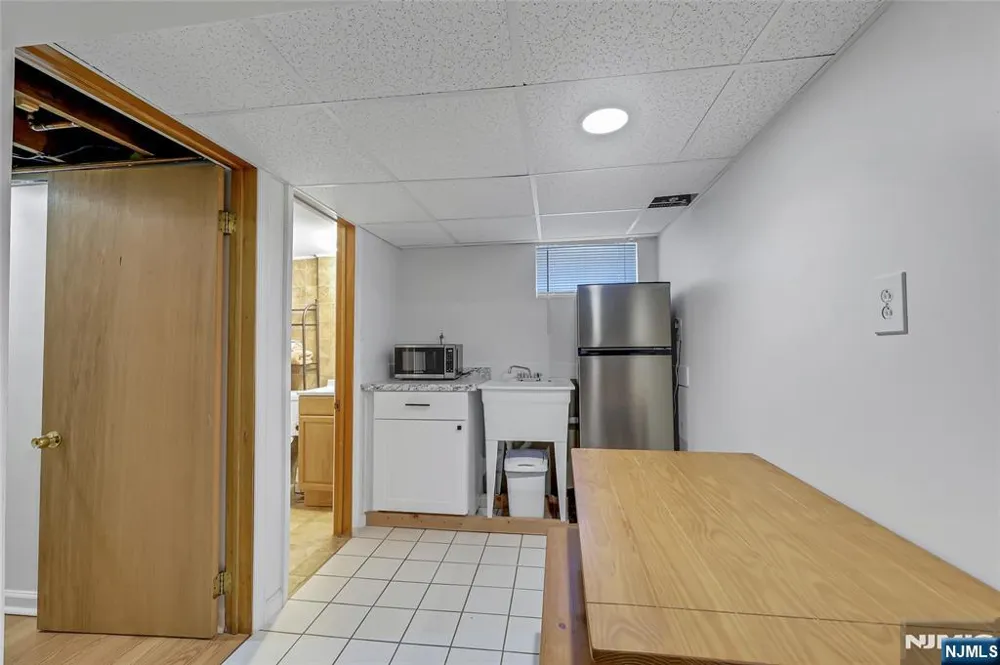 1093 Littleton Road Morris Plainsugh, NJ 07950