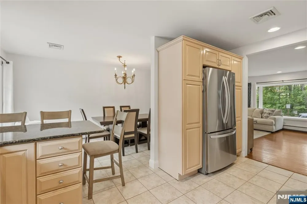 290 McHenry Drive Paramus, NJ 07652