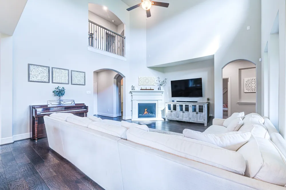 613 East Fork Webster, TX 77598