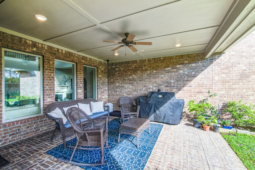613 East Fork Webster, TX 77598