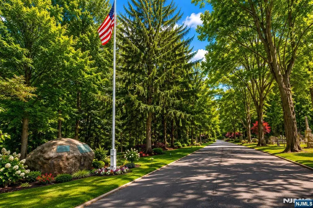 18 Monument Lane Alpine, NJ 07620