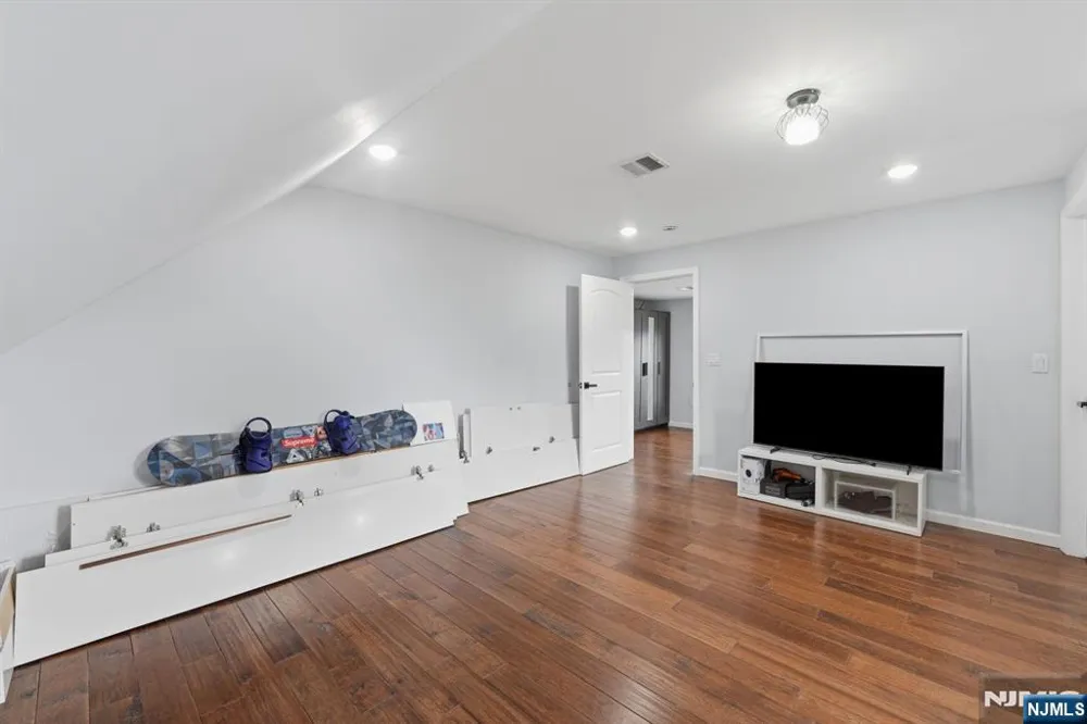 440 Alder Street Lyndhurst, NJ 07071