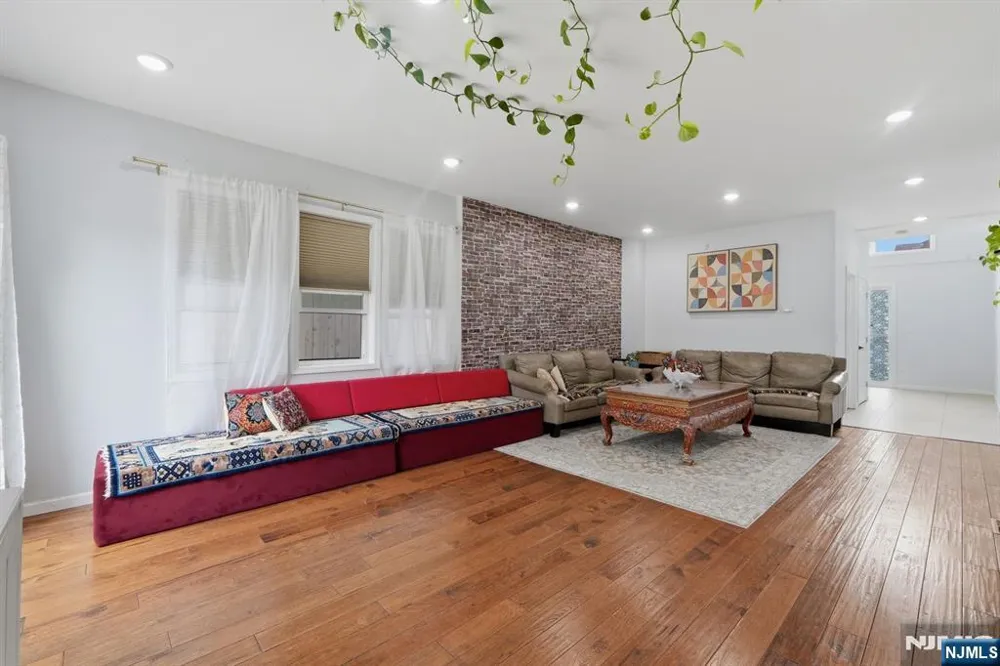 440 Alder Street Lyndhurst, NJ 07071