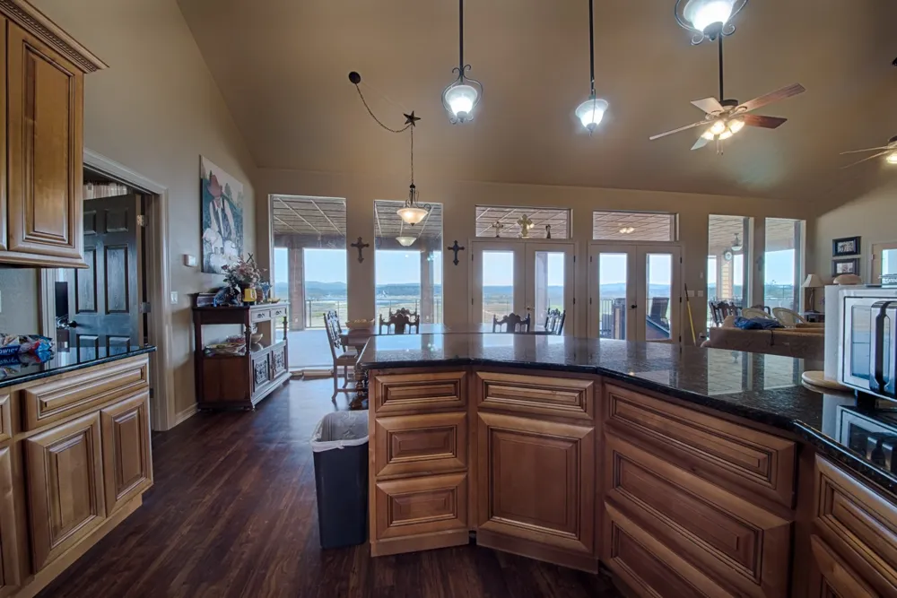 421 Chimney Cove Drive Marble Falls, TX 78654