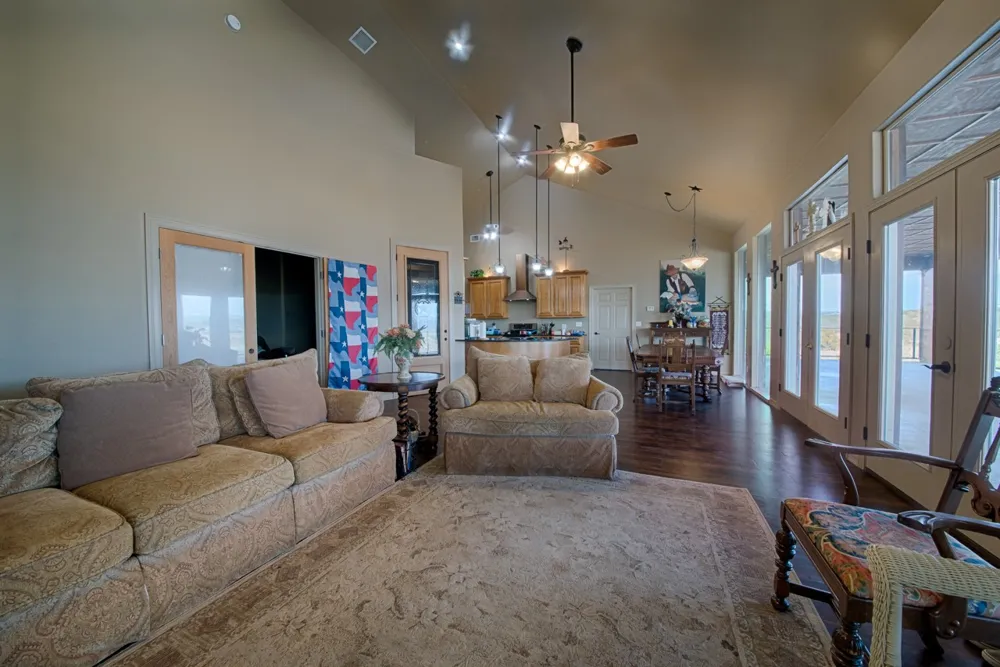 421 Chimney Cove Drive Marble Falls, TX 78654
