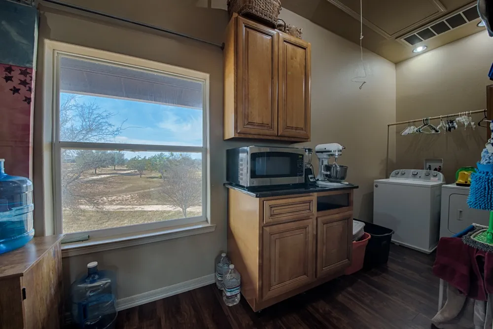 421 Chimney Cove Drive Marble Falls, TX 78654