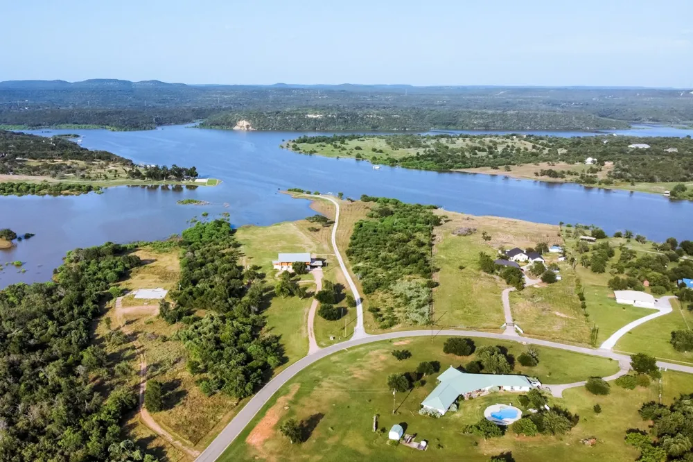 421 Chimney Cove Drive Marble Falls, TX 78654