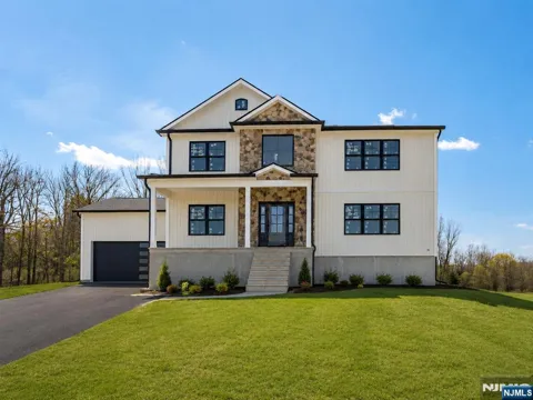 9 Emerald Drive
