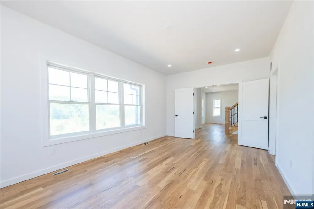 9 Emerald Drive Hamburg, NJ 07419