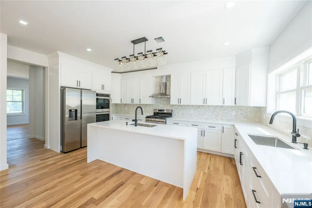 9 Emerald Drive Hamburg, NJ 07419