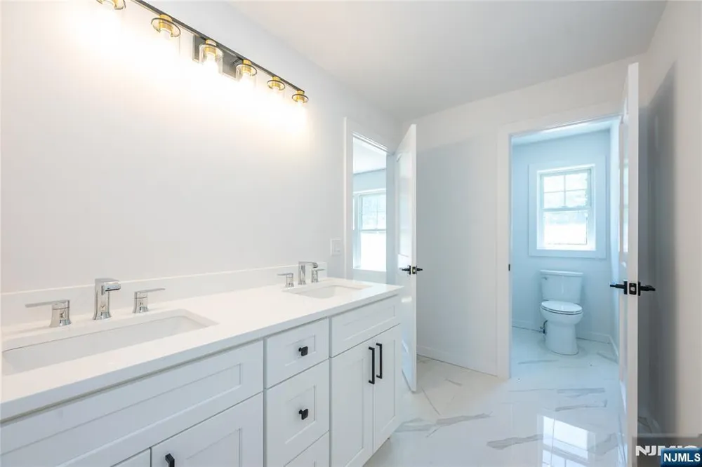 9 Emerald Drive Hamburg, NJ 07419