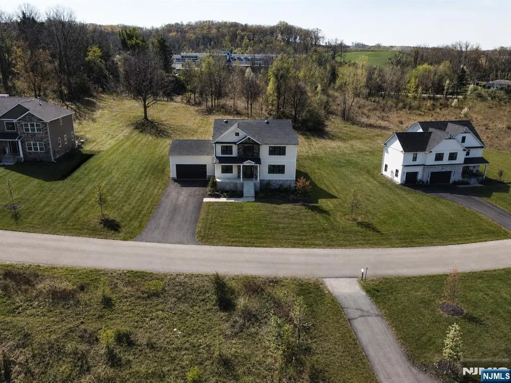 9 Emerald Drive Hamburg, NJ 07419