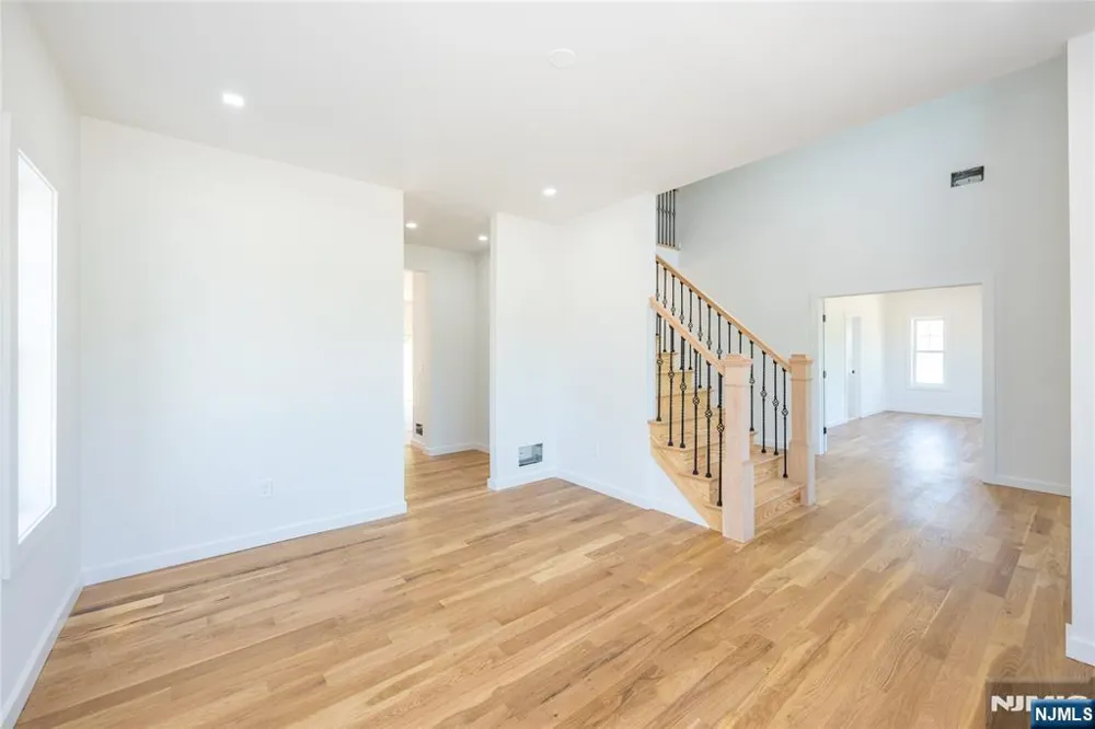 9 Emerald Drive Hamburg, NJ 07419
