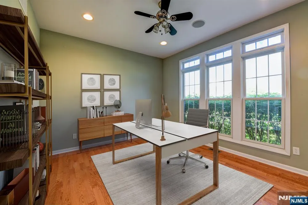 16 Commanders Court Totowa, NJ 07512