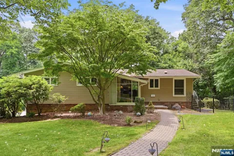 23 Cressfield Court