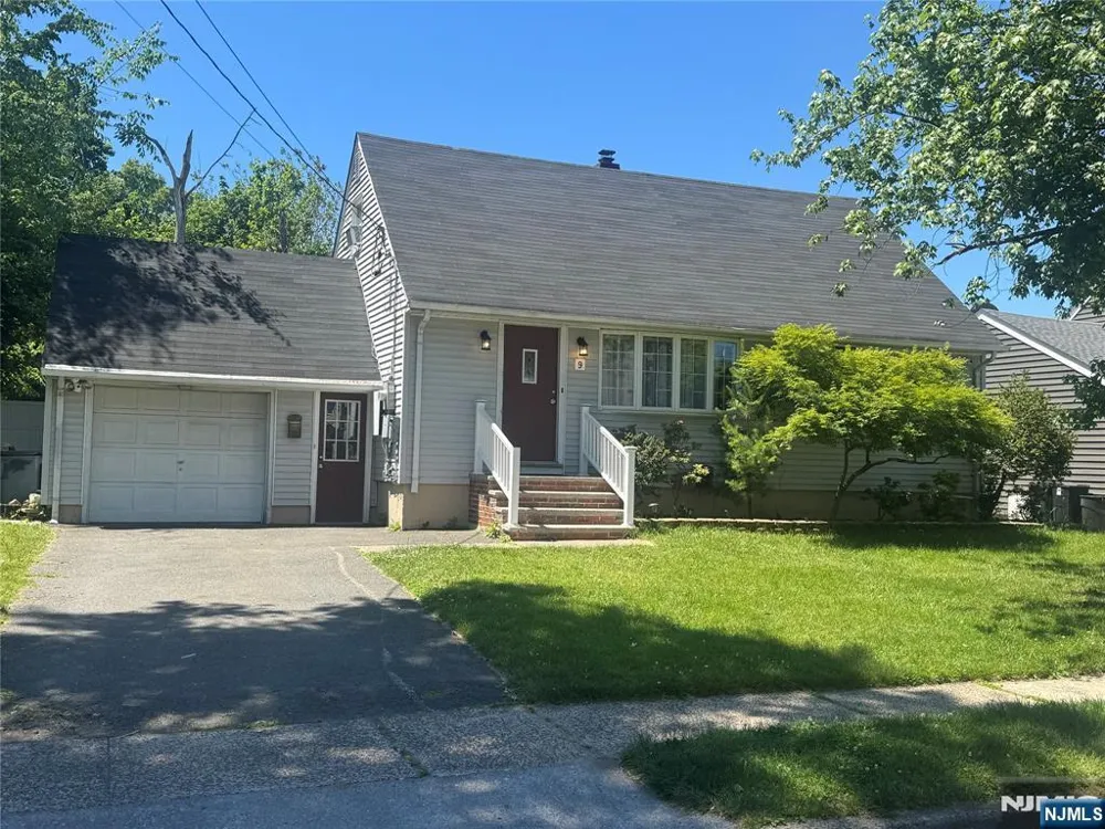 9 Wallace Lane Woodland Park, NJ 07424