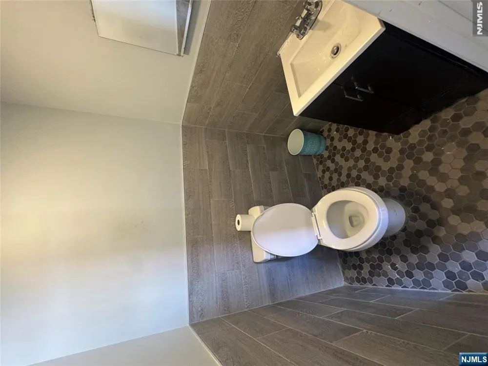 9 Wallace Lane Woodland Park, NJ 07424