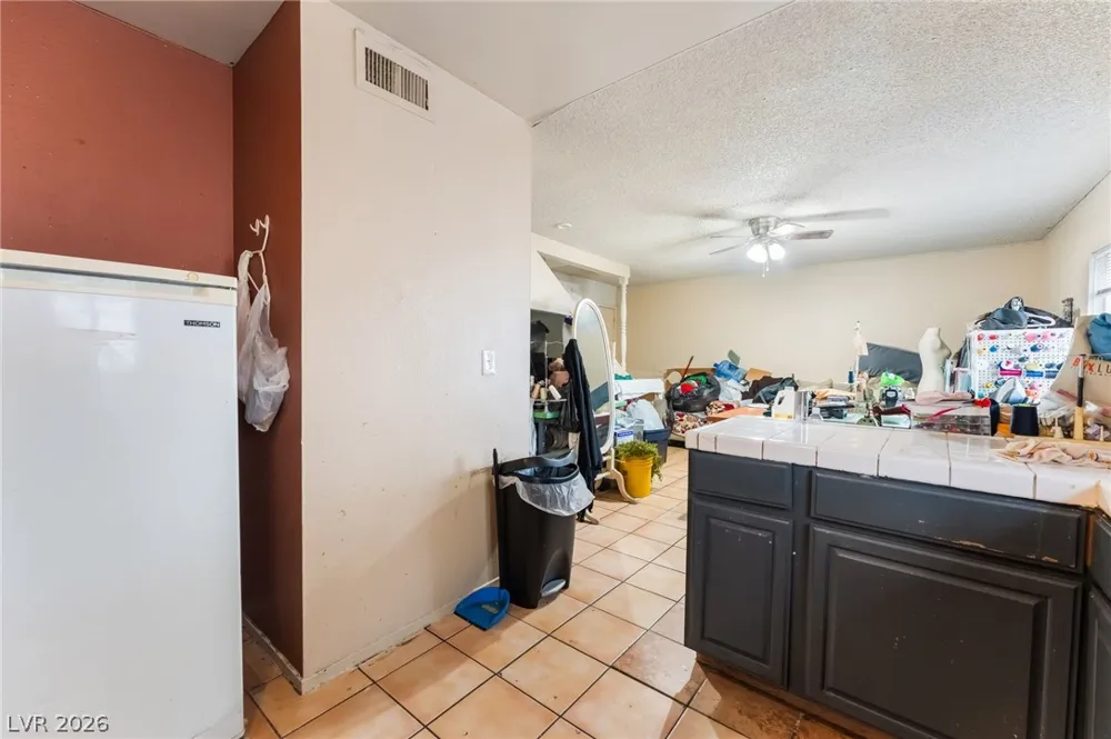 828 Sagman Street Las Vegas, NV 89101
