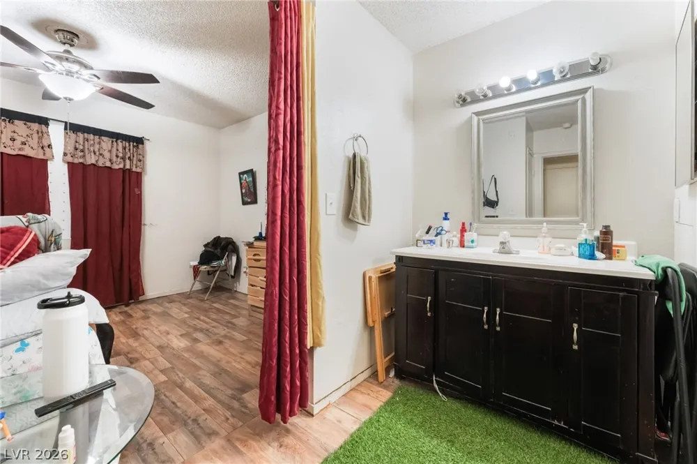 828 Sagman Street Las Vegas, NV 89101