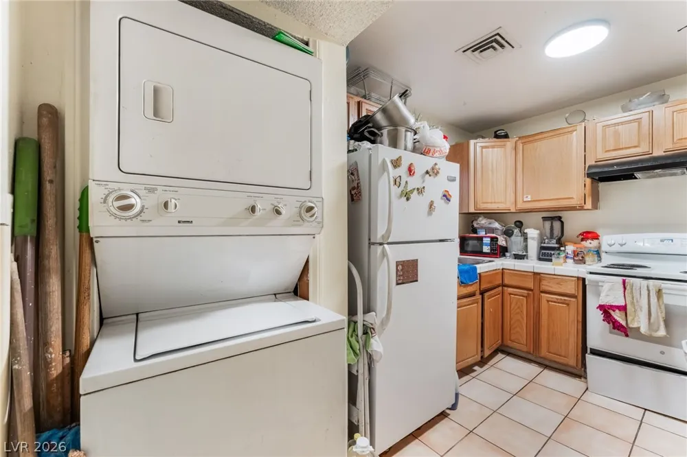 828 Sagman Street Las Vegas, NV 89101