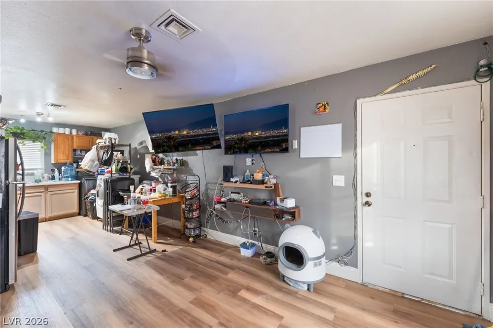 828 Sagman Street Las Vegas, NV 89101