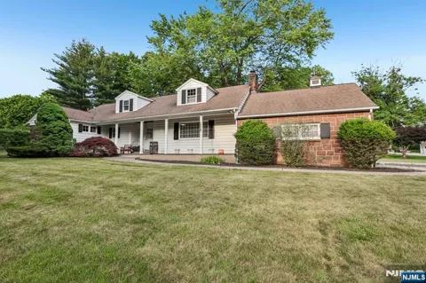 14 Saddle River Road