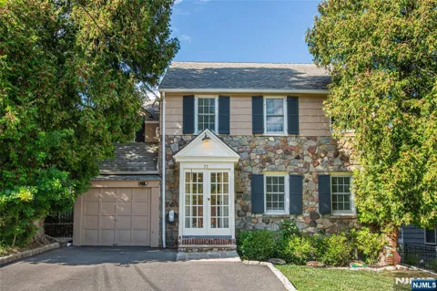 77 Forest Hill Road