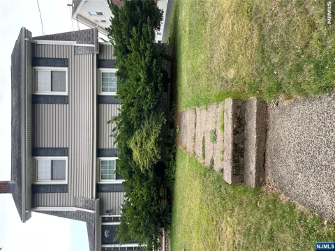 151 Luddington Avenue
