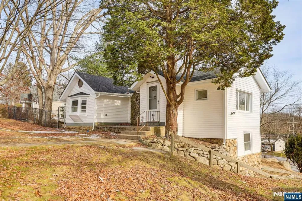 10 Ridge Road Stanhope, NJ 07874