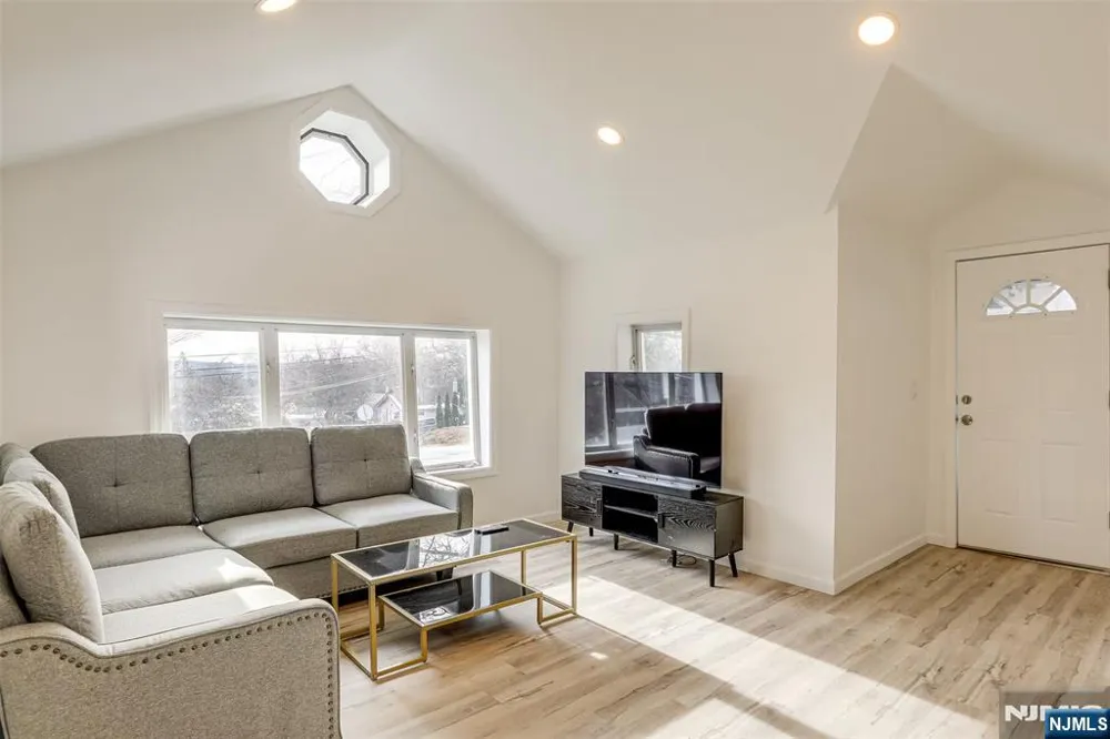 10 Ridge Road Stanhope, NJ 07874