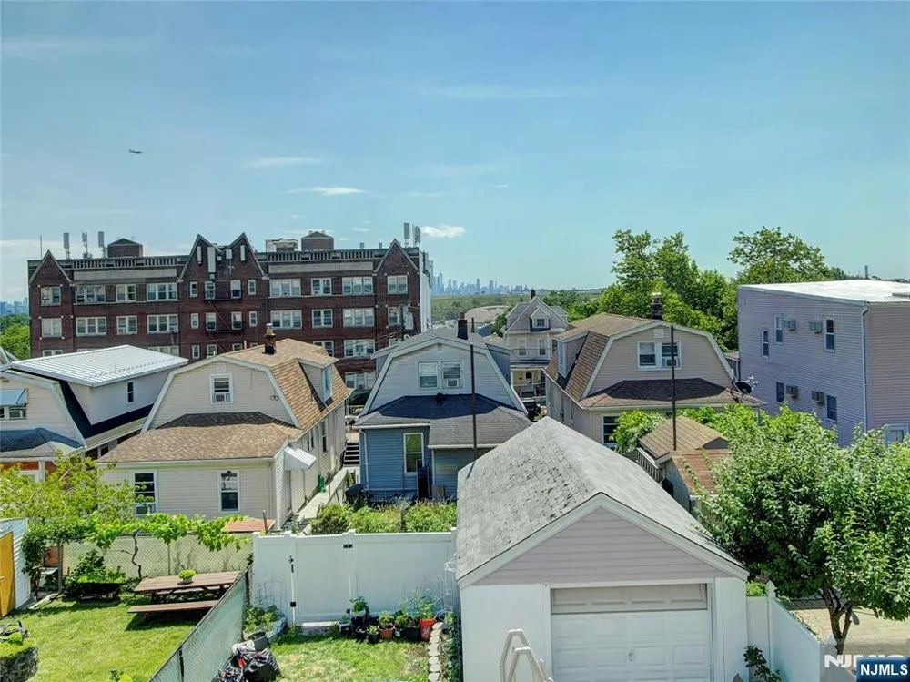 176 Forest Street Kearny, NJ 07032