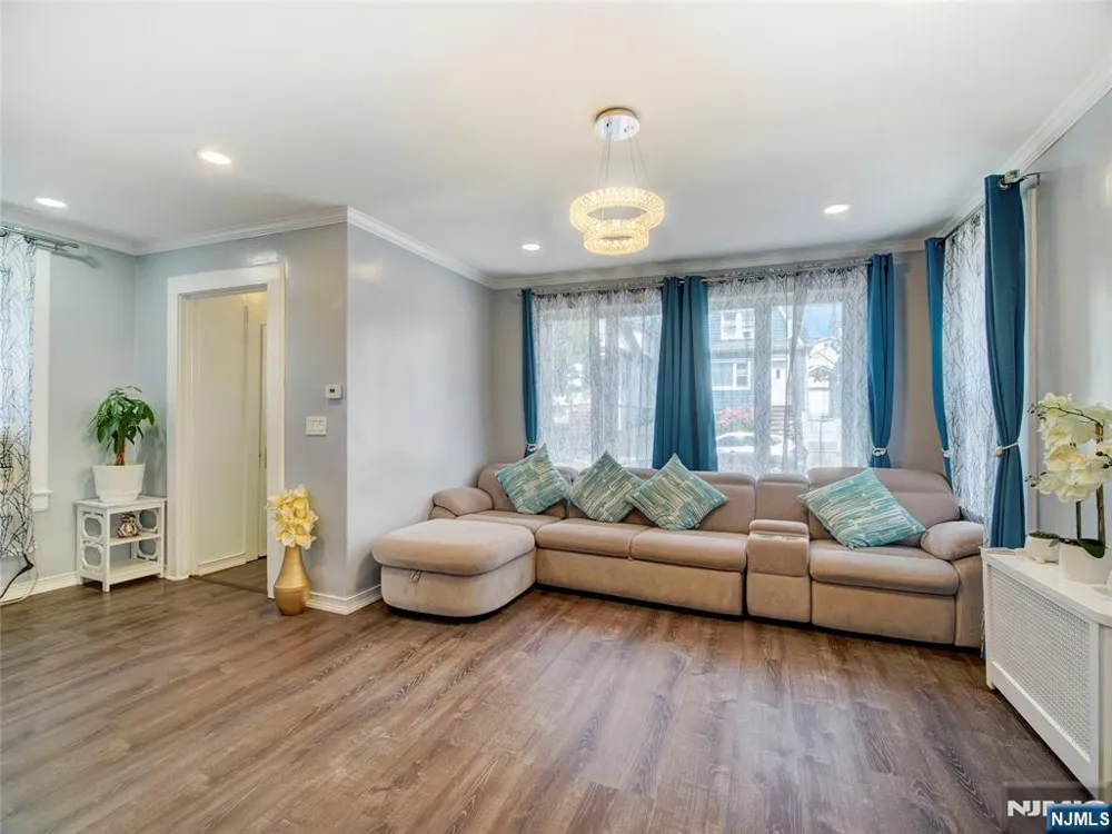 176 Forest Street Kearny, NJ 07032