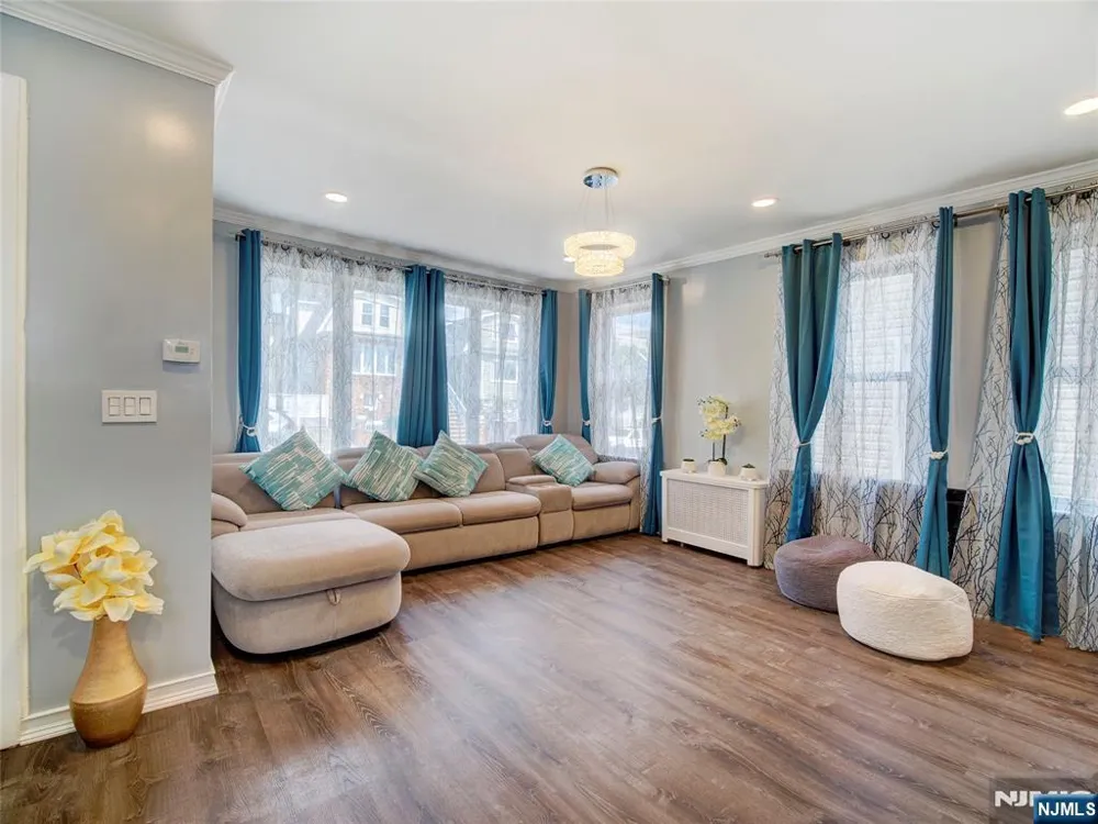 176 Forest Street Kearny, NJ 07032