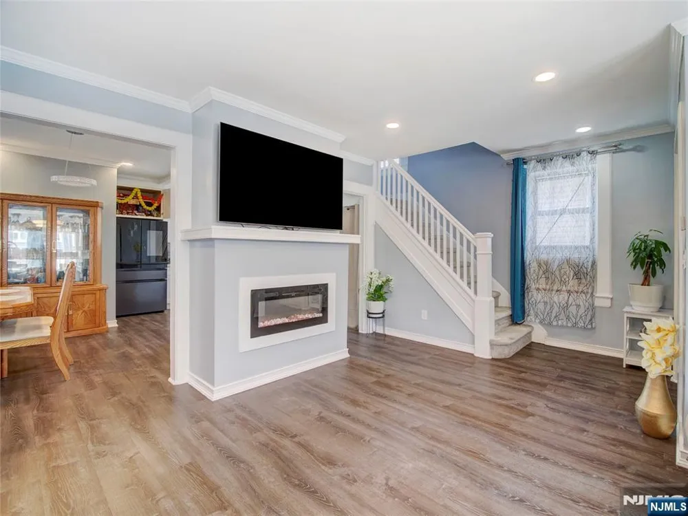 176 Forest Street Kearny, NJ 07032