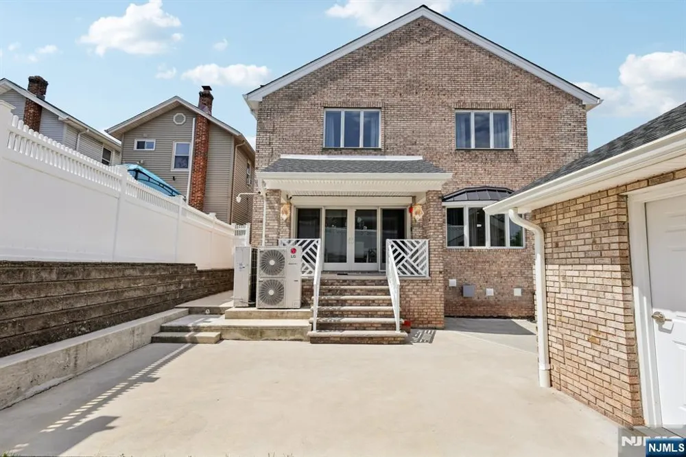 11 Linden Avenue Kearny, NJ 07032