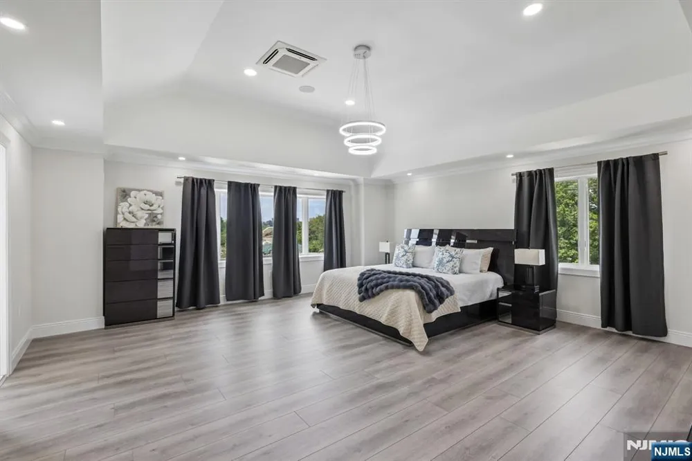 11 Linden Avenue Kearny, NJ 07032