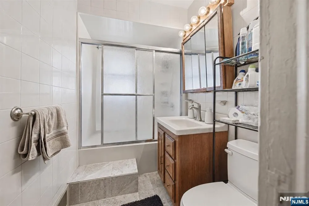 148 End Avenue Englewood, NJ 07631