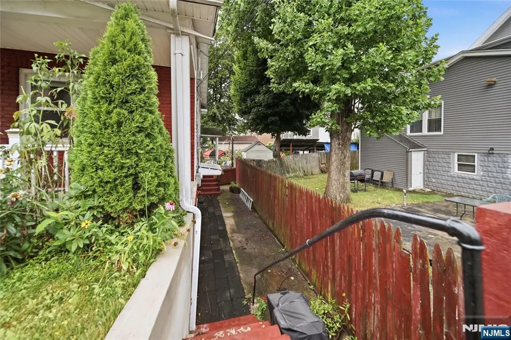 148 End Avenue Englewood, NJ 07631