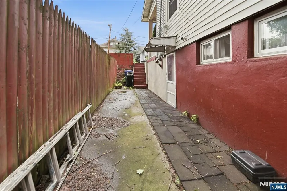148 End Avenue Englewood, NJ 07631