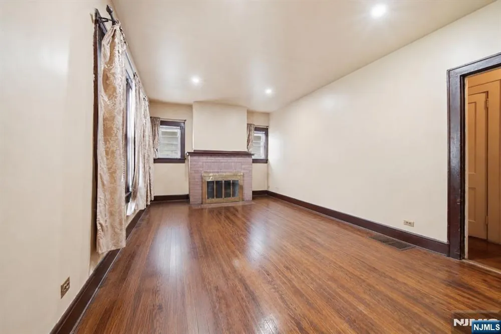 148 End Avenue Englewood, NJ 07631