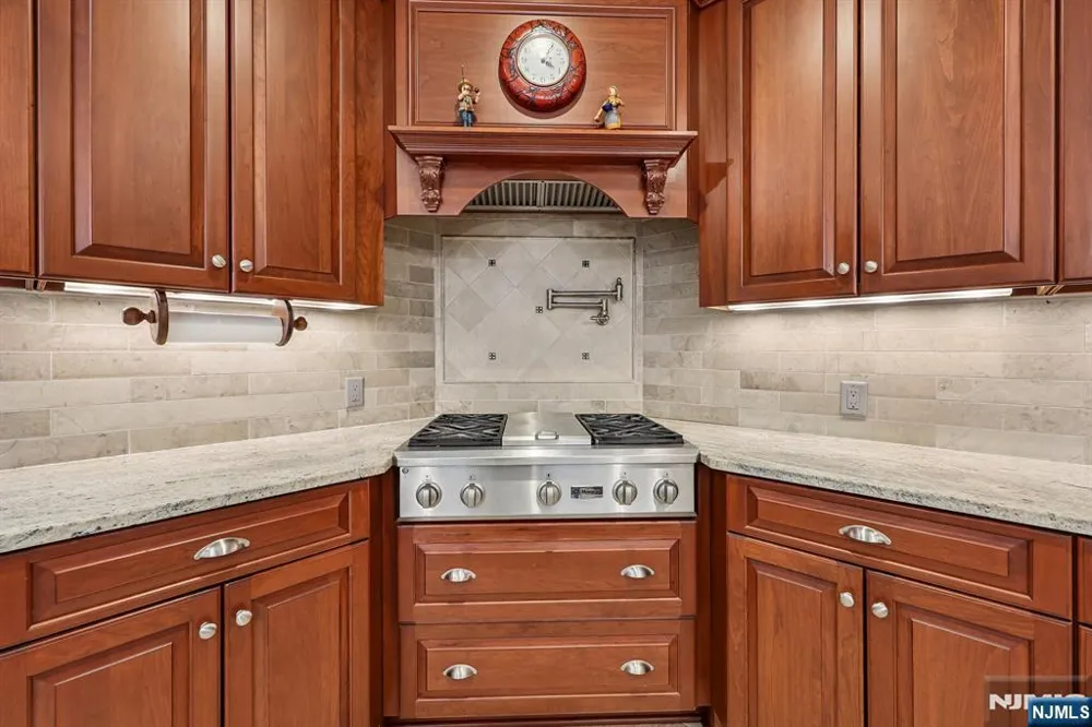 41 Wildwood Road Saddle River, NJ 07458