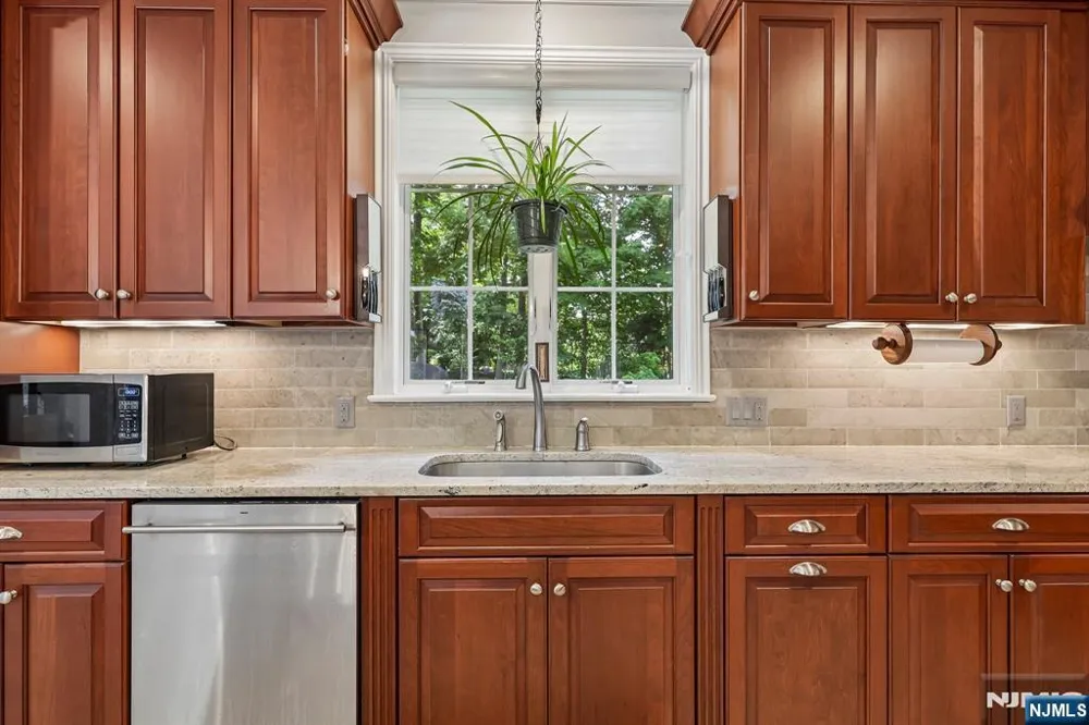 41 Wildwood Road Saddle River, NJ 07458