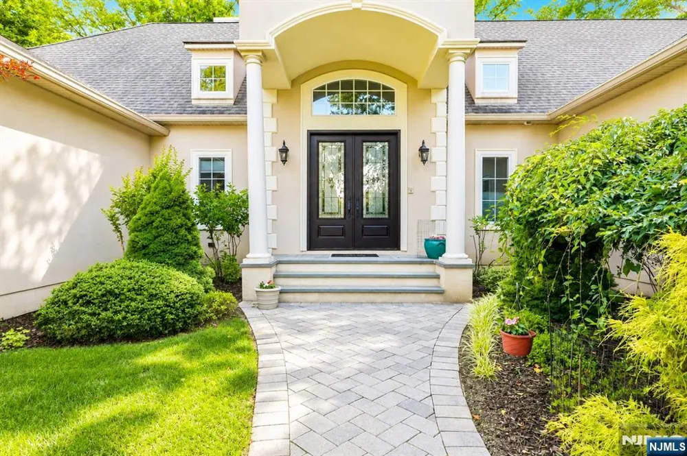 41 Wildwood Road Saddle River, NJ 07458
