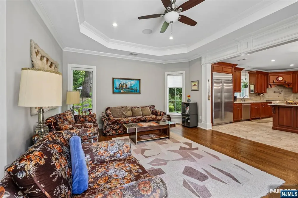 41 Wildwood Road Saddle River, NJ 07458