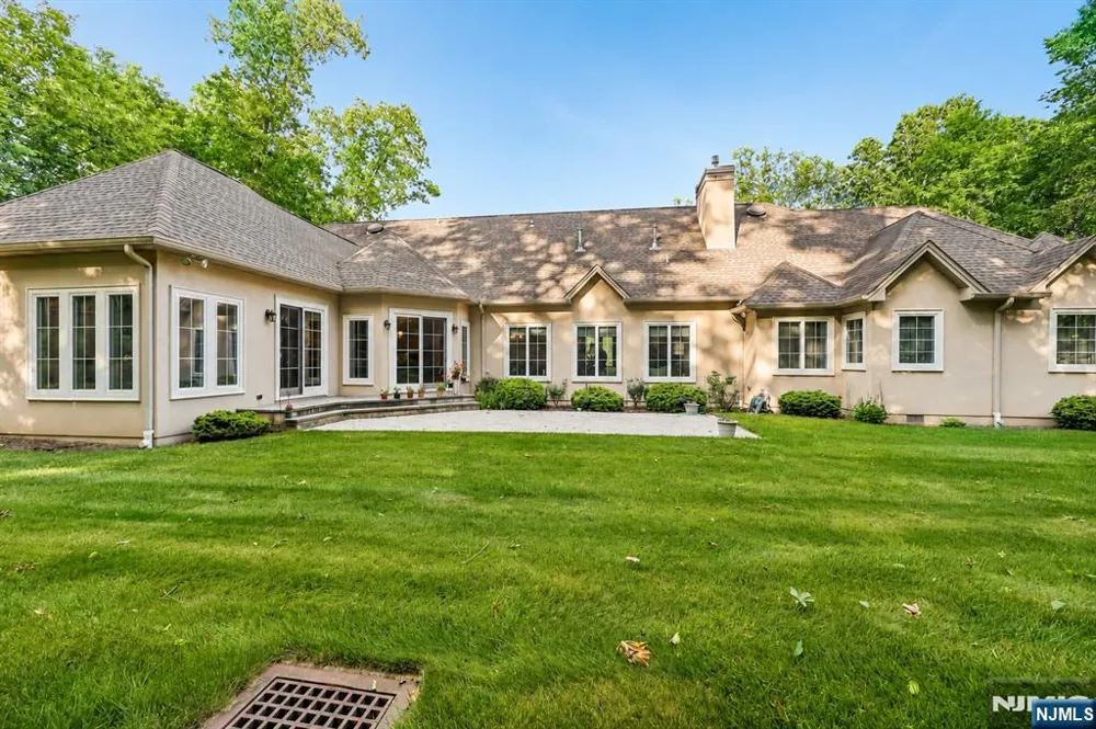 41 Wildwood Road Saddle River, NJ 07458