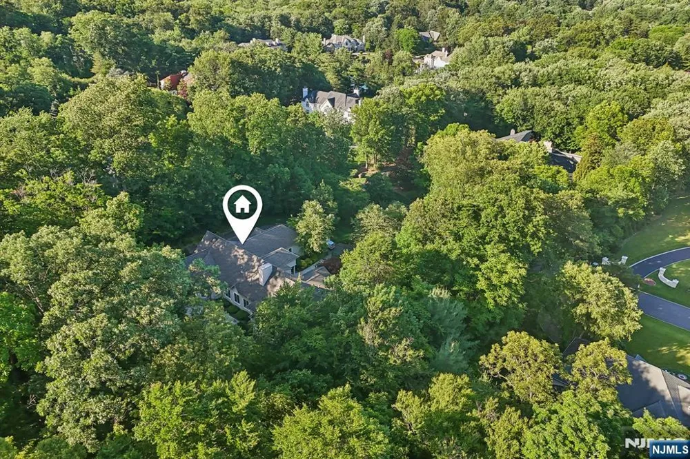 41 Wildwood Road Saddle River, NJ 07458